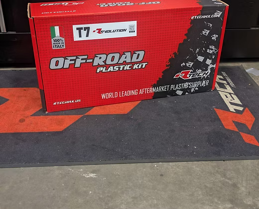 R-Tech T7 Revolution Plastics Set