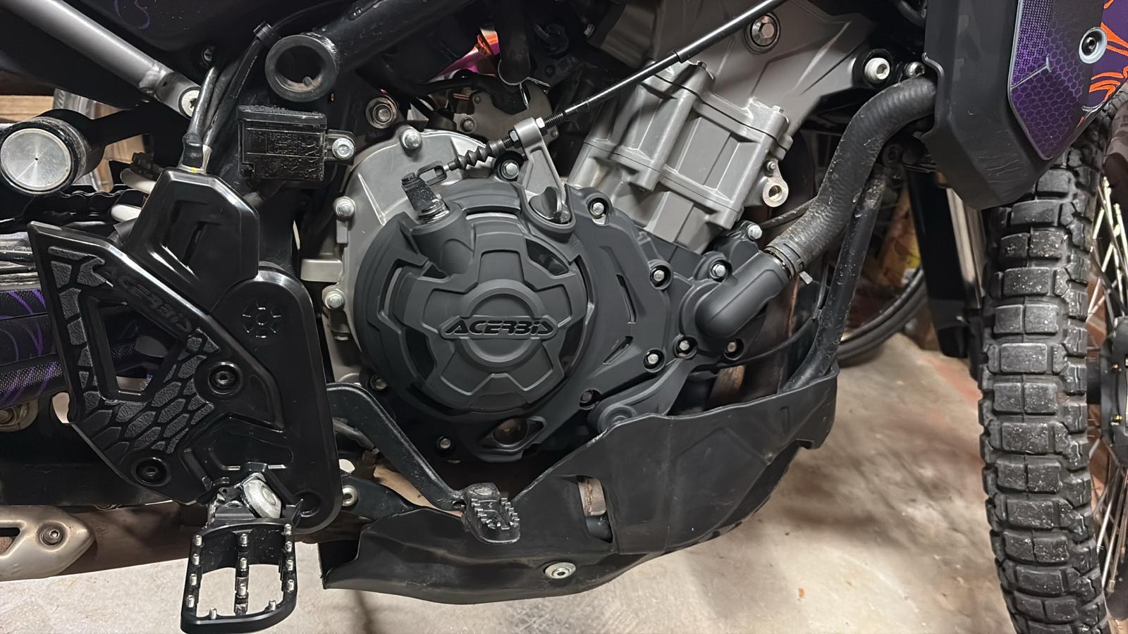 Acerbis engine covers CF 450MT